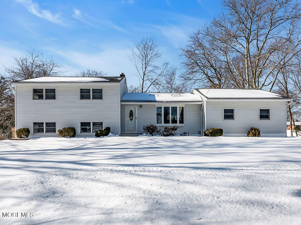 1st image of 158 Cloverdale Circle