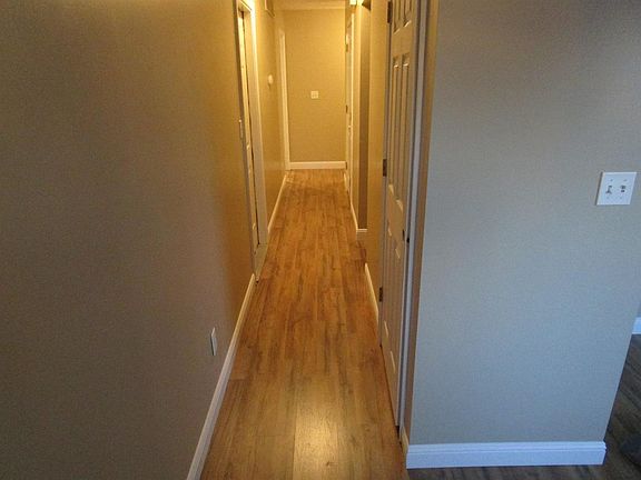 2nd image of 106 Jonathon Ct
