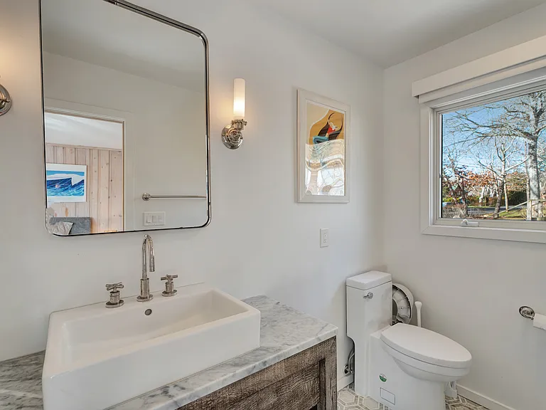 44 Bryan Rd — Photo 12