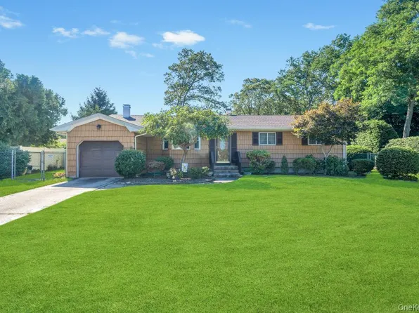 412 N Tree Road, South Setauket, NY 11720