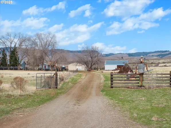 27877 Skinner Ln, Baker City, OR 97814