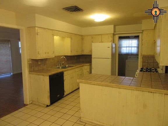 5th image of 102 W Mesa Dr