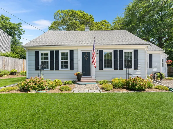 20 Amvets Avenue, Falmouth, MA 02540