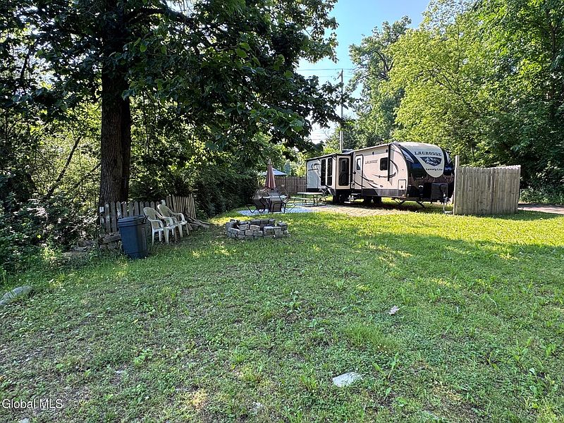 5th image of 175 Battenkill Evergreens Road