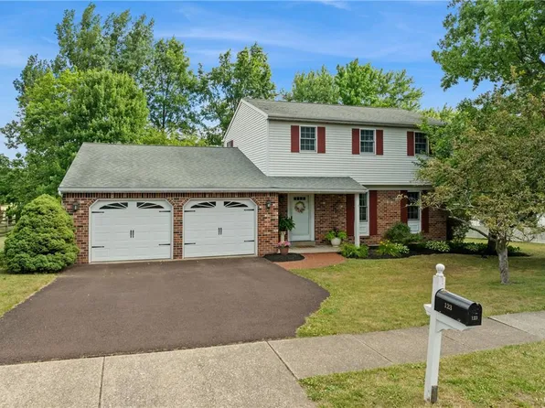 123 Woodview Dr, Quakertown, PA 18951