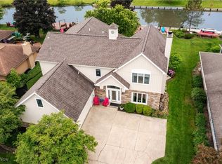 10072 N Surfside Cir, Aurora, OH 44202