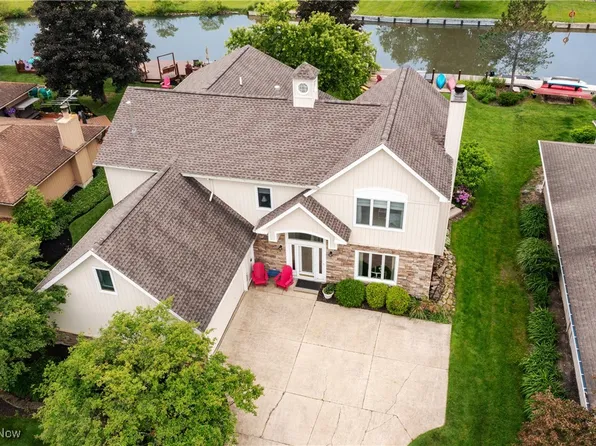 10072 N Surfside Cir, Aurora, OH 44202