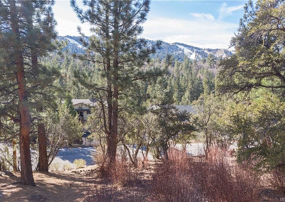 1st image of 43826 Yosemite Dr