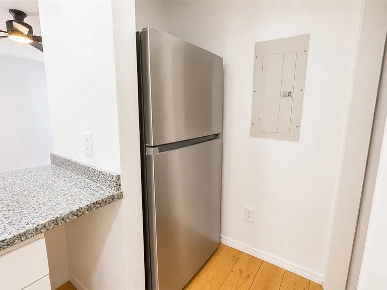 2402 E Doctor Martin Luther King Junior Bouleva #4 — Photo 10