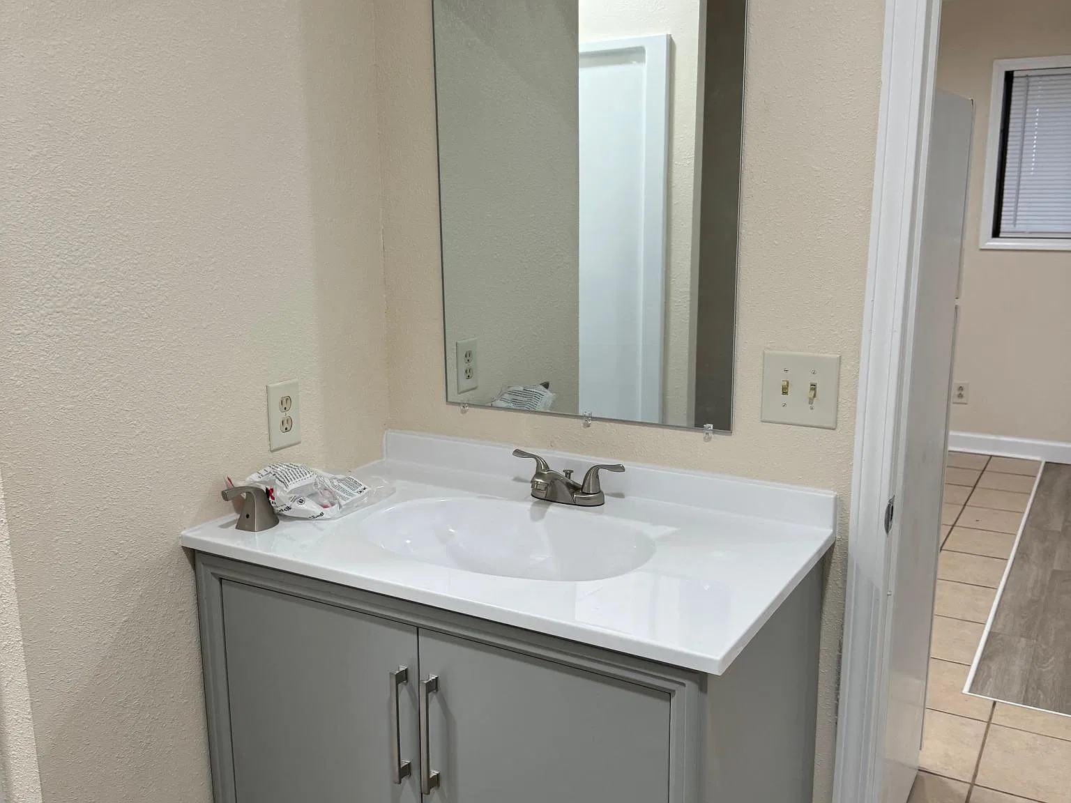 1 bed, $800 — Photo 1
