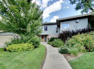 402 9th Ave N, South Saint Paul, MN 55075