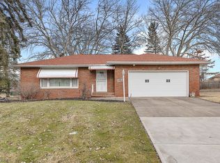 4464 Hillcroft Dr, Warrensville Heights, OH