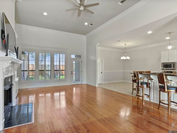 11015 N Shoreline Ave, Baton Rouge, LA 70809