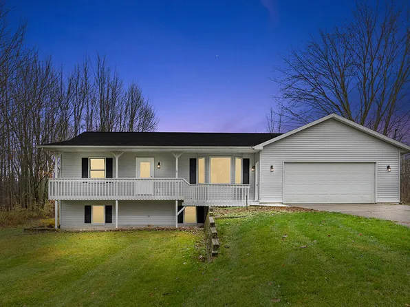 9826 Bingham St, Zeeland, MI 49464