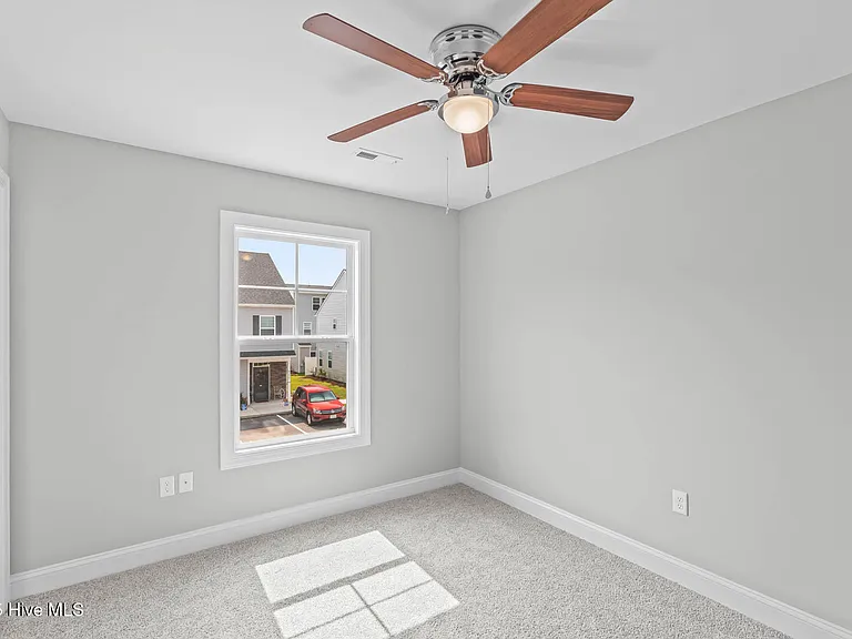 327 Starfish Ln — Photo 31