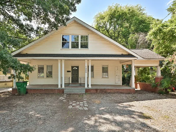 1025 Ambassador St, Charlotte, NC 28208