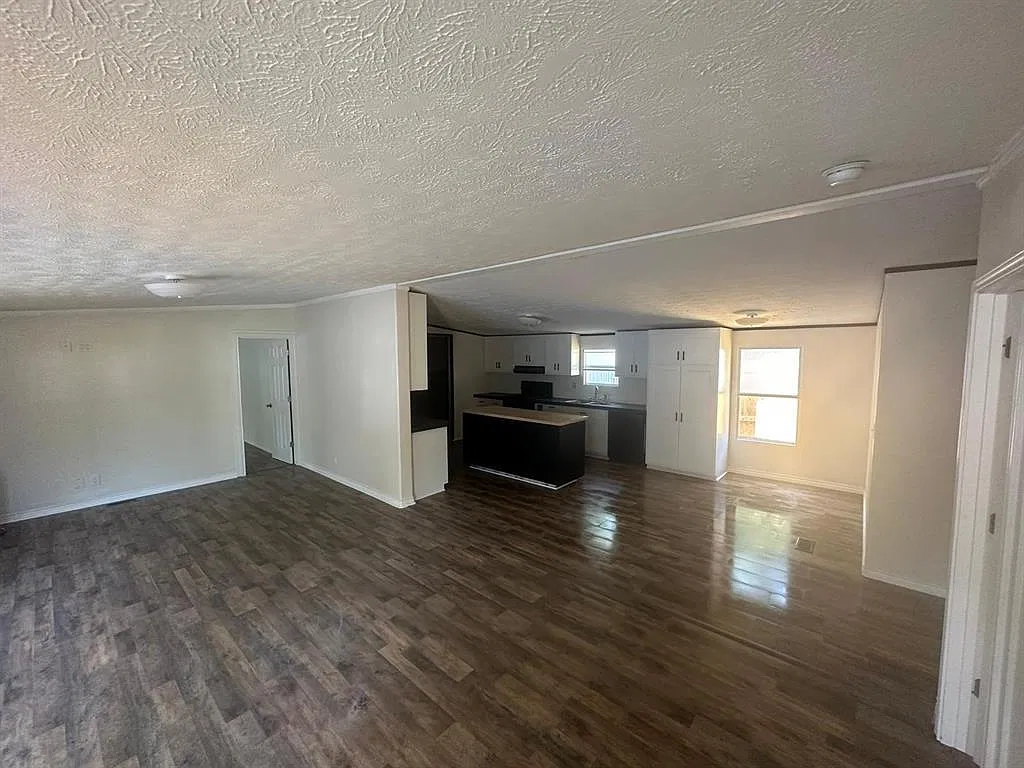 3 bed, 2.0 bath, 1568 sqft, $1,500 — Photo 4