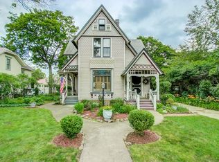 414 S Liberty St, Elgin, IL 60120