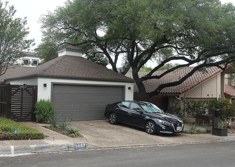 Gated entry, 2 car garage