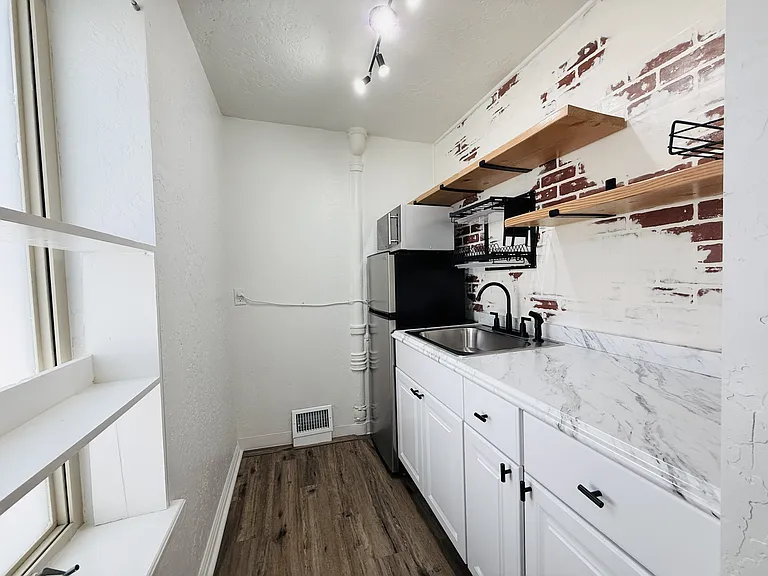 2535 Adams Ave #4 — Photo 7