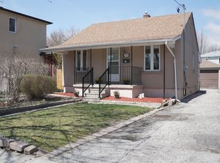30 Hearst Cir, Toronto, ON M6M2T7