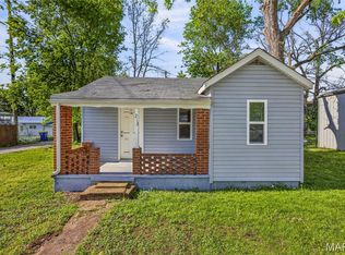 213 Amvets Dr, De Soto, MO 63020