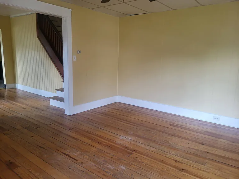 261 Lehigh Ave — Photo 11
