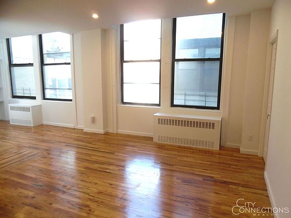 3rd image of 11 Maiden Ln APT 14D