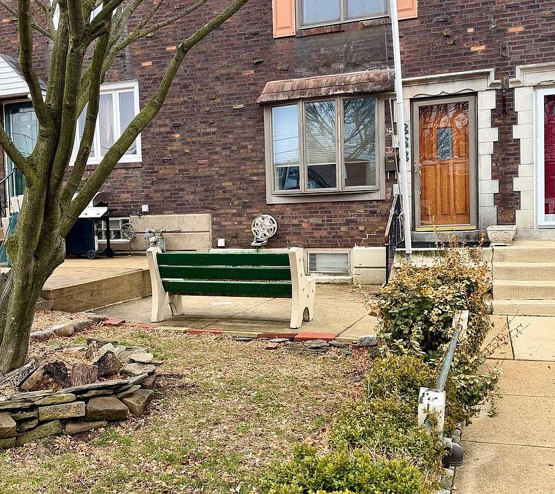 1st image of 868 Fairfax Rd