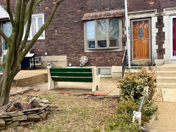 868 Fairfax Rd, Drexel Hill, PA 19026
