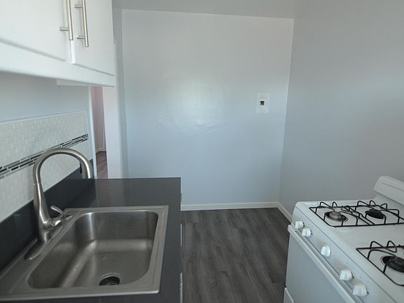 2nd image of 4315 Lennox Blvd #4