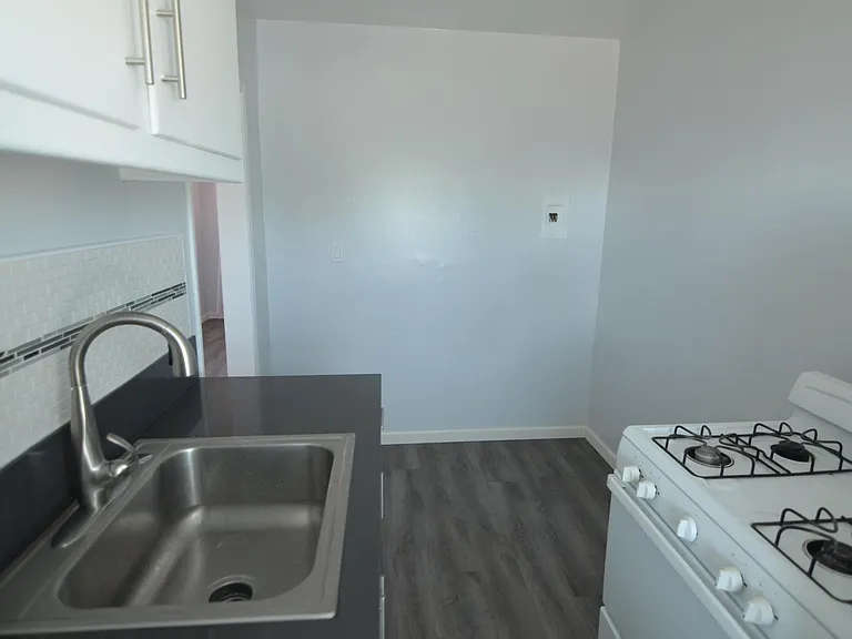 4315 Lennox Blvd #13 — Photo 8