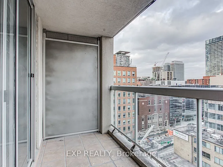 43 Eglinton Ave E #1509 — Photo 17