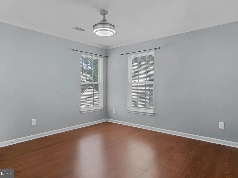 2548 Port Potomac Ave — Photo 27