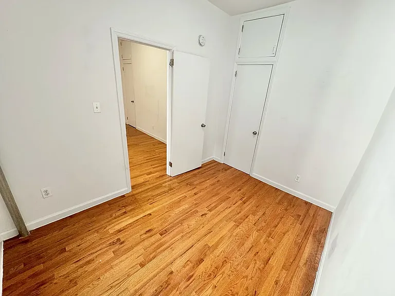352 W 15th St #301 — Photo 9
