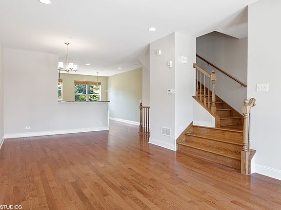 4th image of 8642 Narragansett Ave