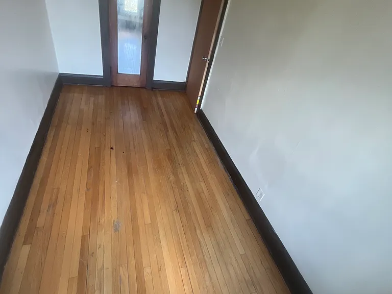 2nd bedroom(different angle)