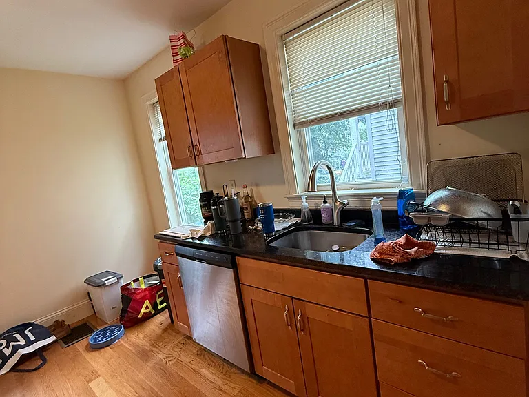 74 Brooks St #1L — Photo 3