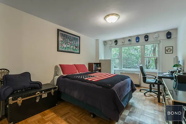 Sold by Bond New York | media 8