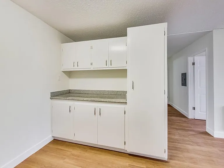 4350 Kirkham Street — Photo 16