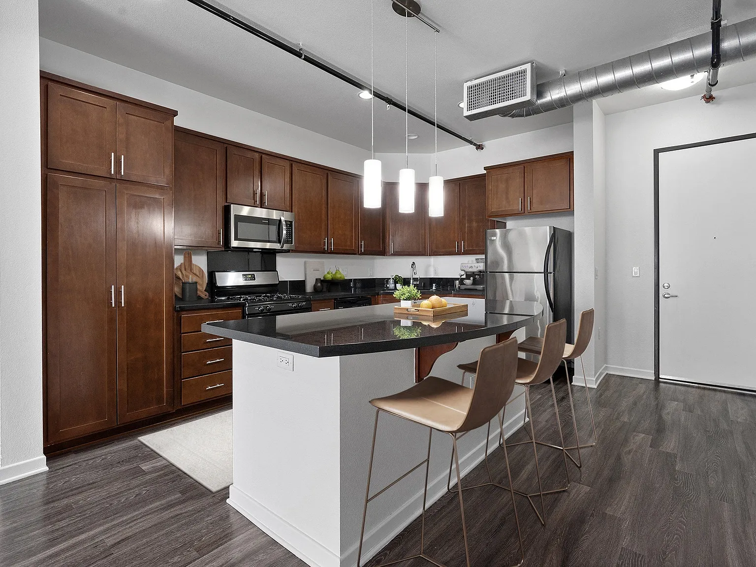 San Pedro Bank Lofts — Photo 2