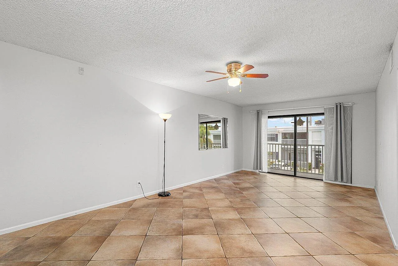 2 bed, 2.0 bath, 966 sqft, $2,000 — Photo 4