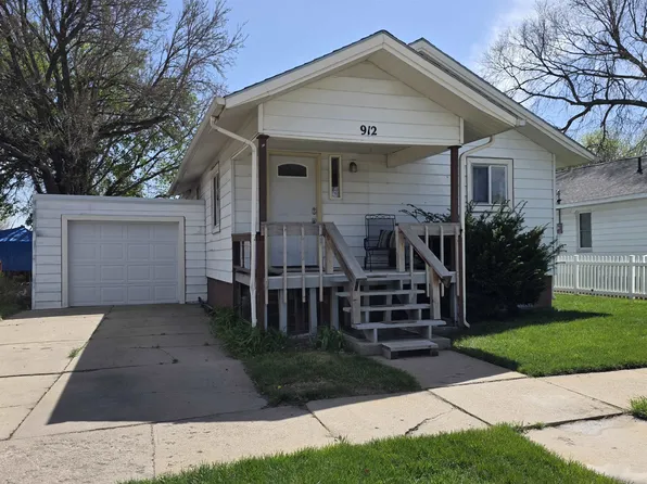 912 E 10th Street, North Platte, NE 69101