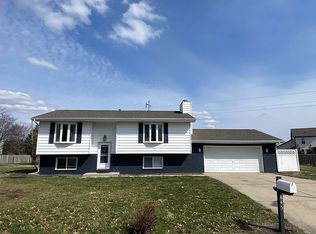 845 Timberhill Dr, Chatham, IL 62629
