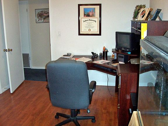 Bedroom 3/Office
