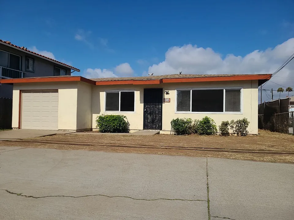 934 Emory St