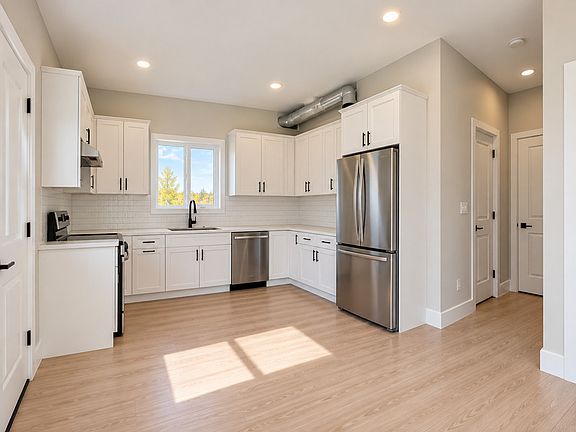3rd image of 11135 Groat Rd NW
