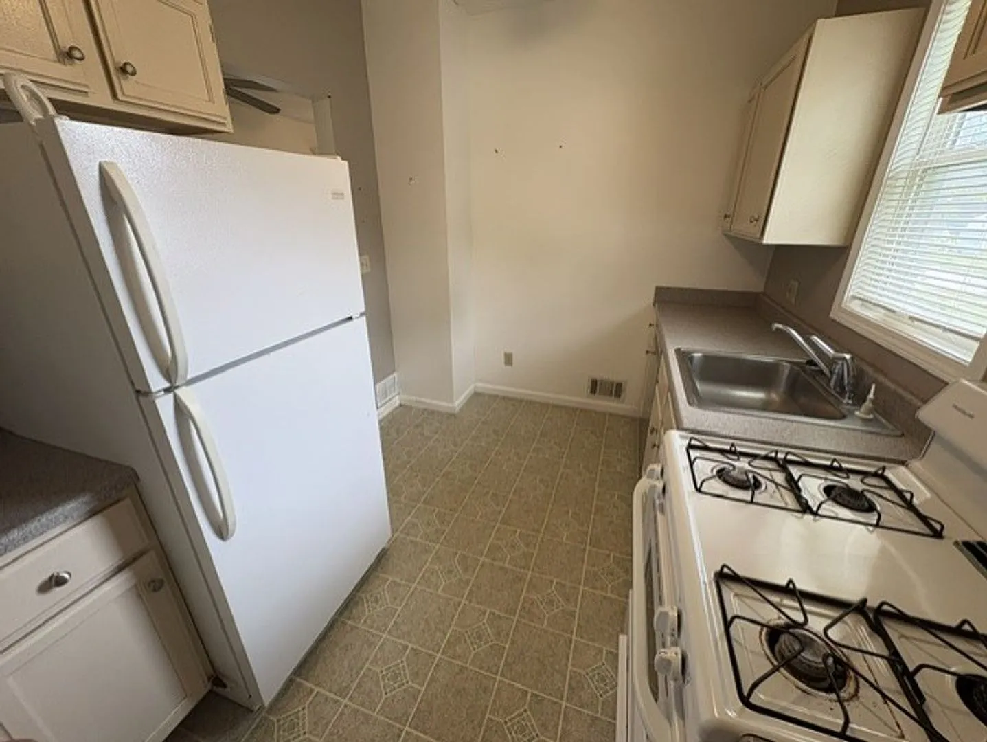 Affordable 1-Bedroom Home with Private Yard — Photo 4