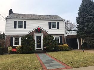 91 Stratford Rd, West Hempstead, NY 11552