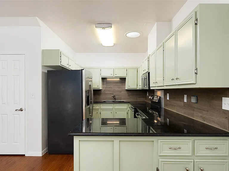 4505 Red River St #B — Photo 5
